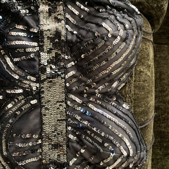 Gray sequin sparkle dress . Size 5/6 .  Sweetheart neckline . Spaghetti straps - Picture 5 of 6